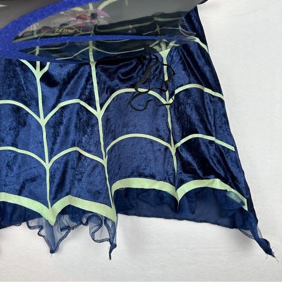 Girls Vampirina Costume Size 4-6X Bootiful Dress, Wings & Headband Glow In Dark - Picture 11 of 15